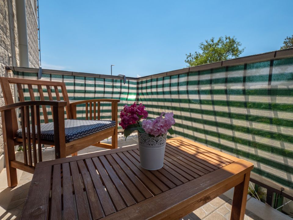 Apartment A2+1, ground floor - balcony with seating