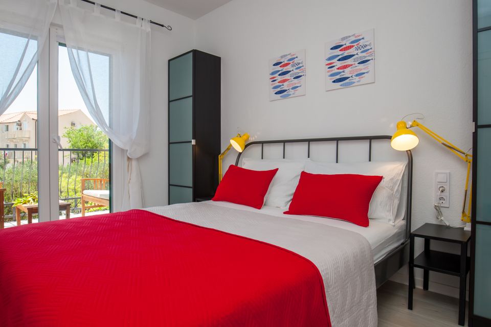 Apartment A4, first floor - bedroom with double bed