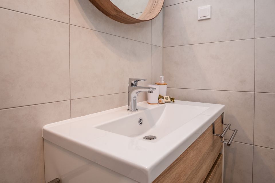 Studio A2, first floor - bathroom