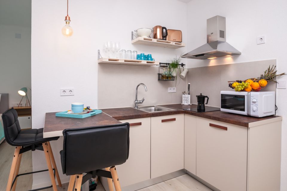 Studio A2, first floor - kitchen