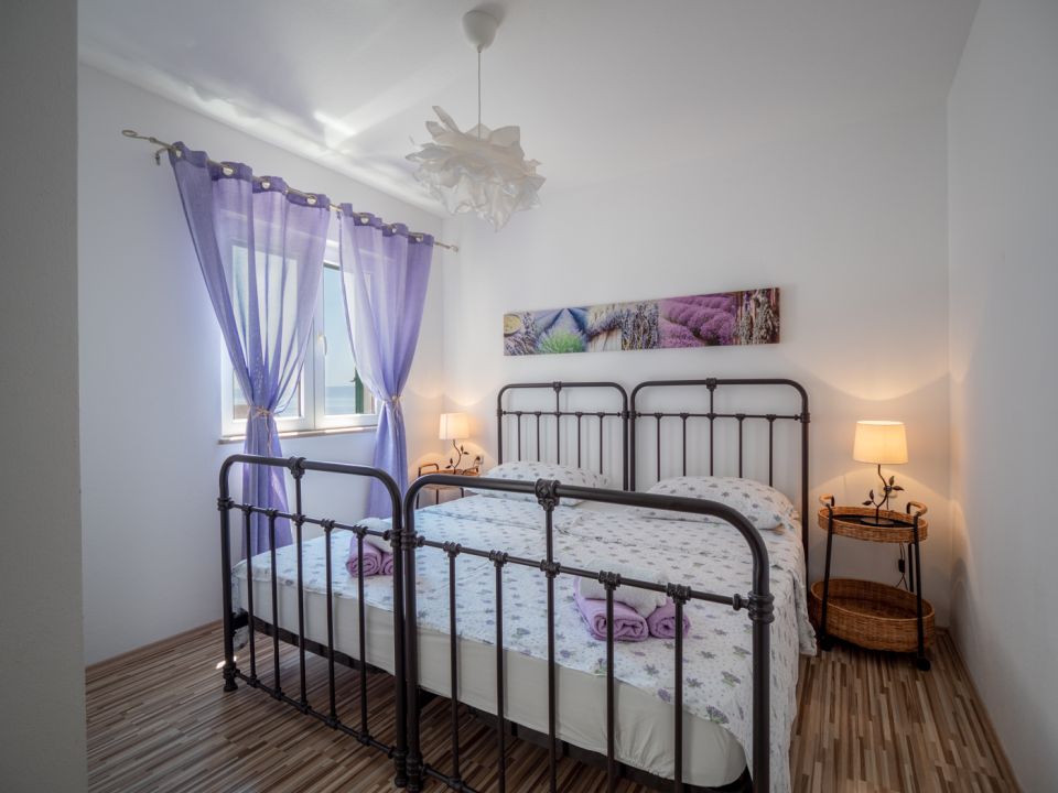 Studio A2, ground floor - double bed